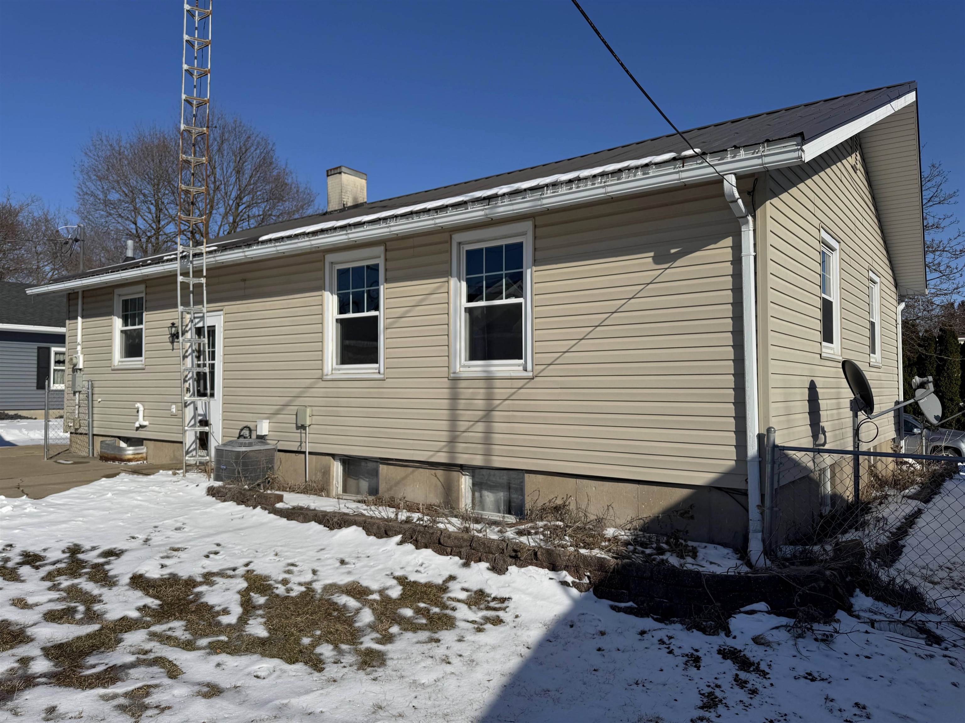 2207 12th Avenue Monroe, WI 53566 - Photo 6 of 46