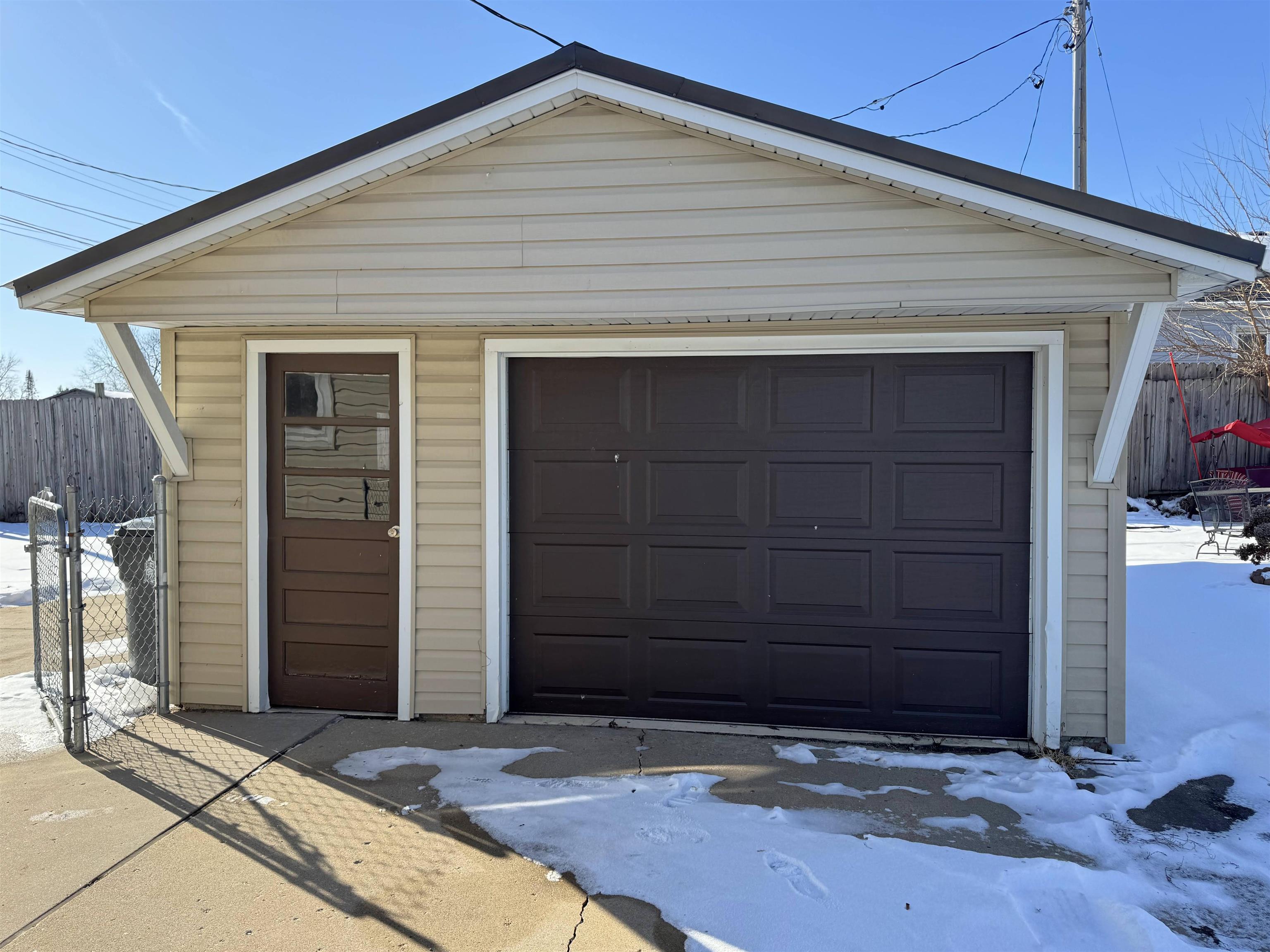 2207 12th Avenue Monroe, WI 53566 - Photo 8 of 46