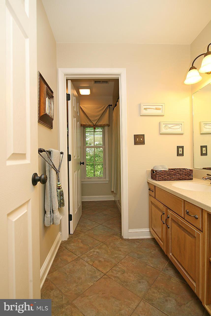 1085 Long Valley Road Westminster, MD 21158 - Photo 19 of 30 Bath