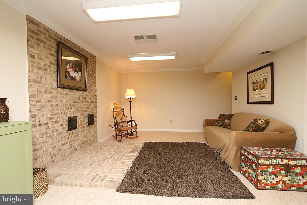 1085 Long Valley Road Westminster, MD 21158 - Photo 22 of 30 Sitting Room