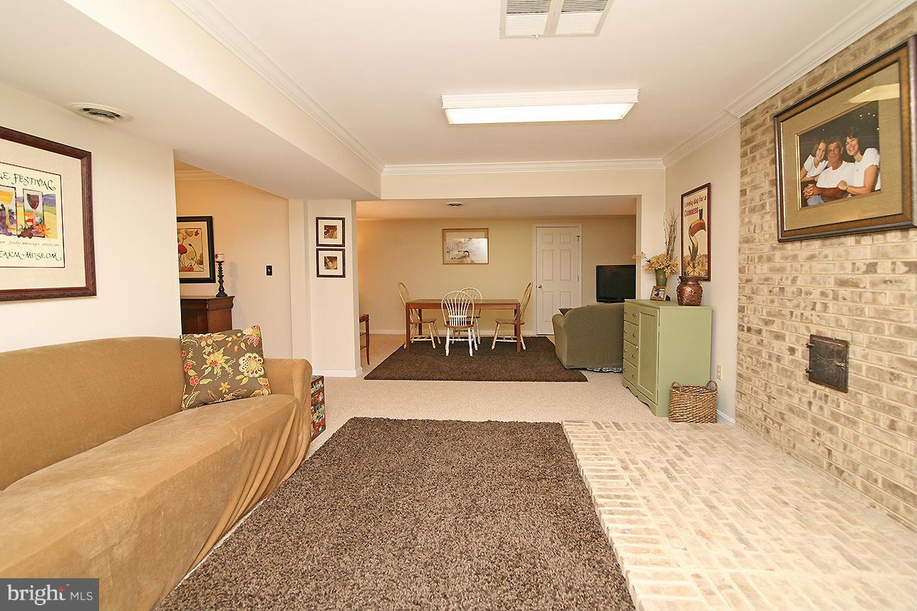 1085 Long Valley Road Westminster, MD 21158 - Photo 23 of 30 Basement Sitting Room/Recreation Room