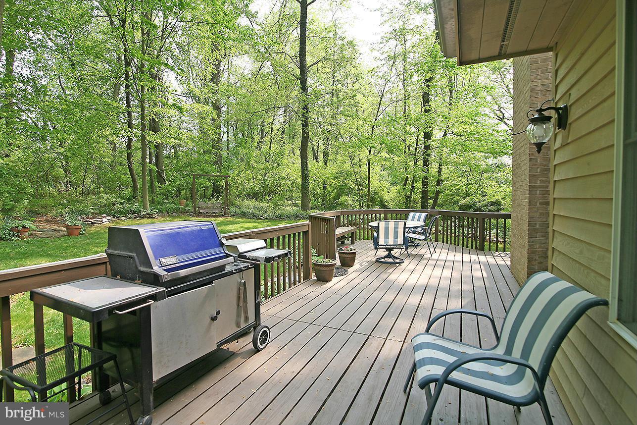 1085 Long Valley Road Westminster, MD 21158 - Photo 27 of 30 Deck