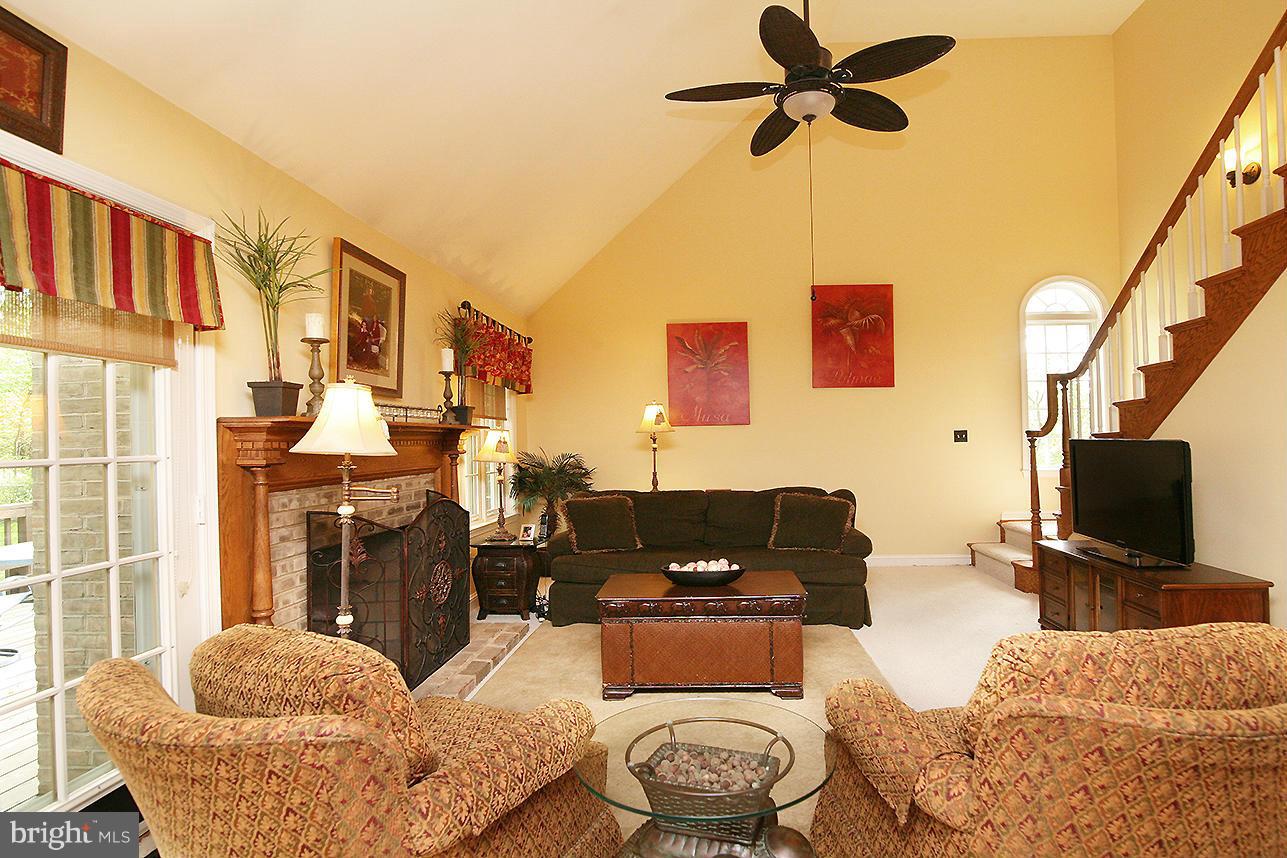 1085 Long Valley Road Westminster, MD 21158 - Photo 5 of 30 Living Room