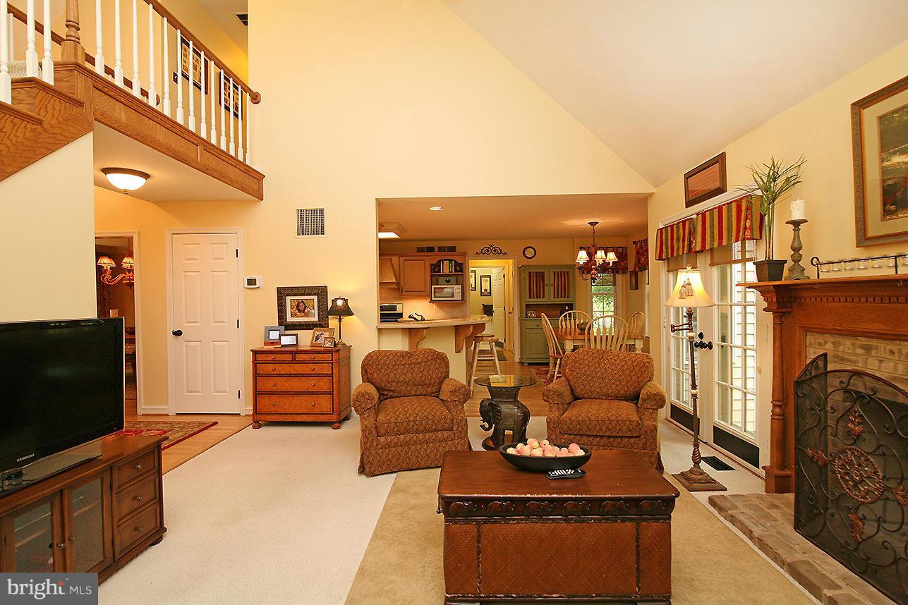 1085 Long Valley Road Westminster, MD 21158 - Photo 6 of 30 Living Room