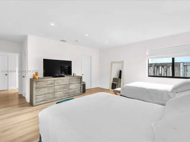 $13,000 | 920 West 47th Court, Miami Beach, FL 33140