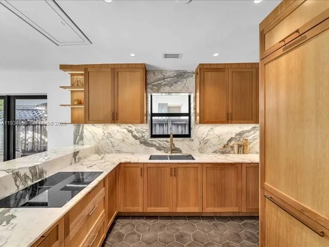 $13,000 | 920 West 47th Court, Miami Beach, FL 33140