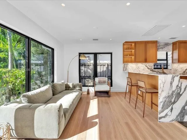 $13,000 | 920 West 47th Court, Miami Beach, FL 33140