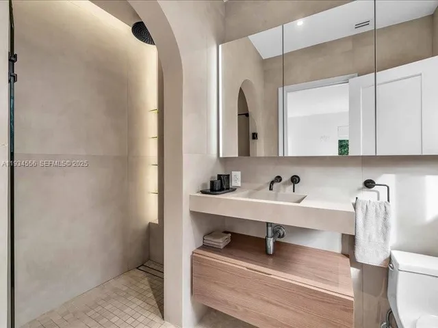 $13,000 | 920 West 47th Court, Miami Beach, FL 33140