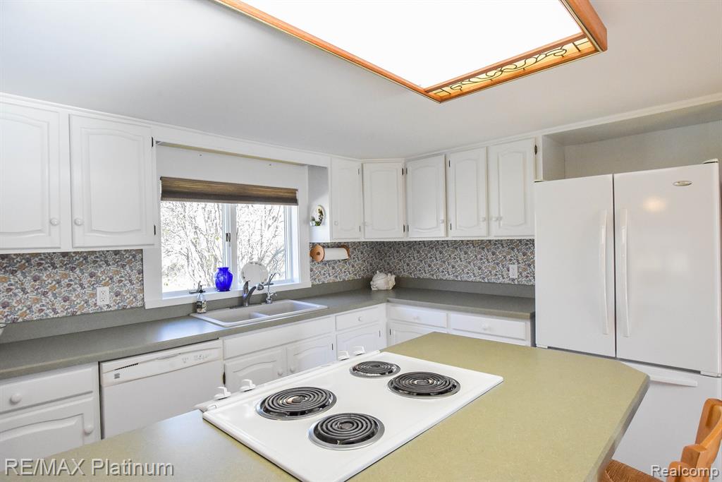 9449 Denton Hill Road Fenton, MI 48430 - Photo 23 of 56