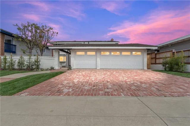 $2,595,000 | 6781 Lawn Haven Drive, Huntington Beach, CA 92648