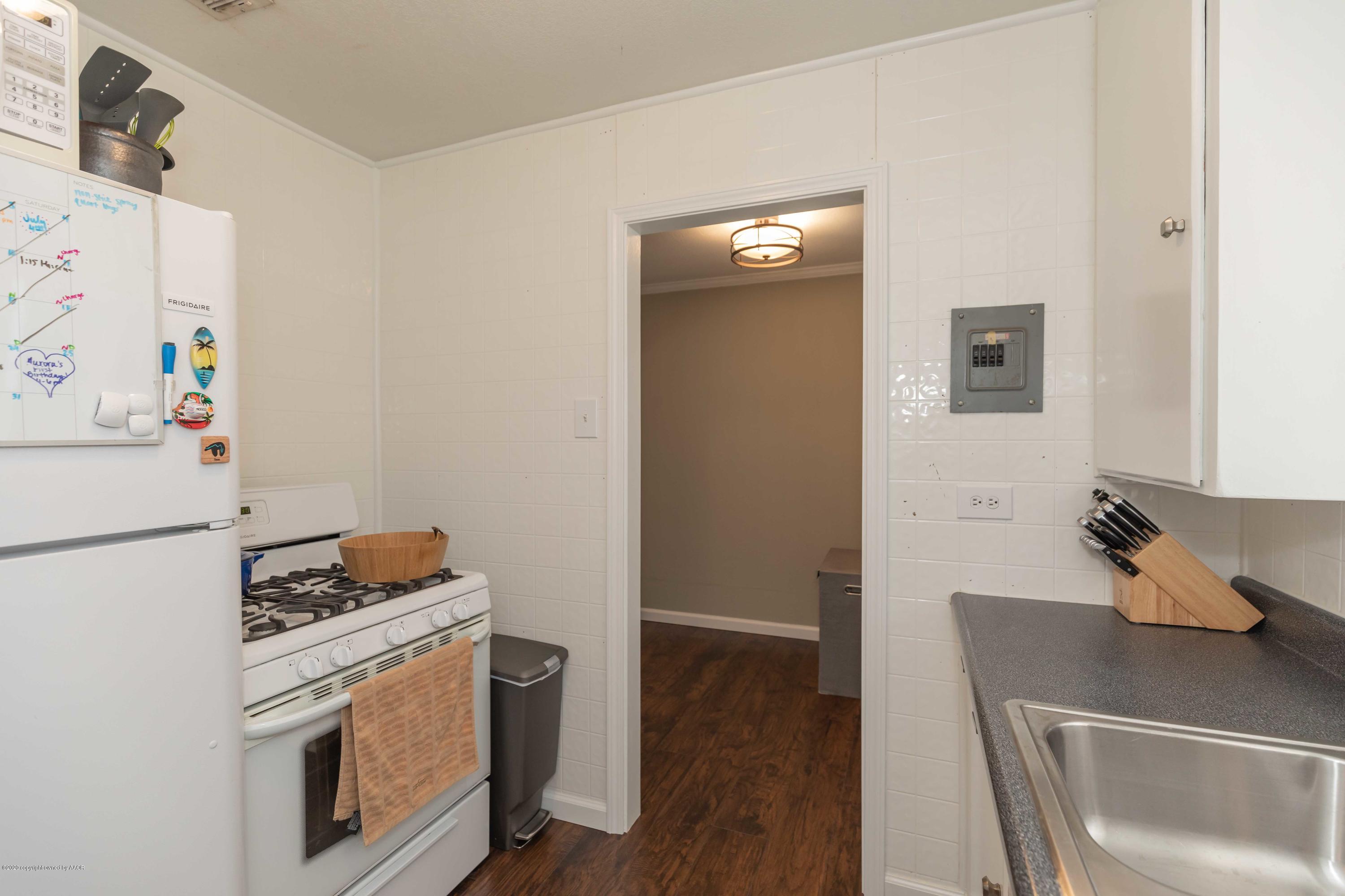 1509 North Spring Street Amarillo, TX 79107 - Photo 12 of 25 KITCHEN VIEW 3
