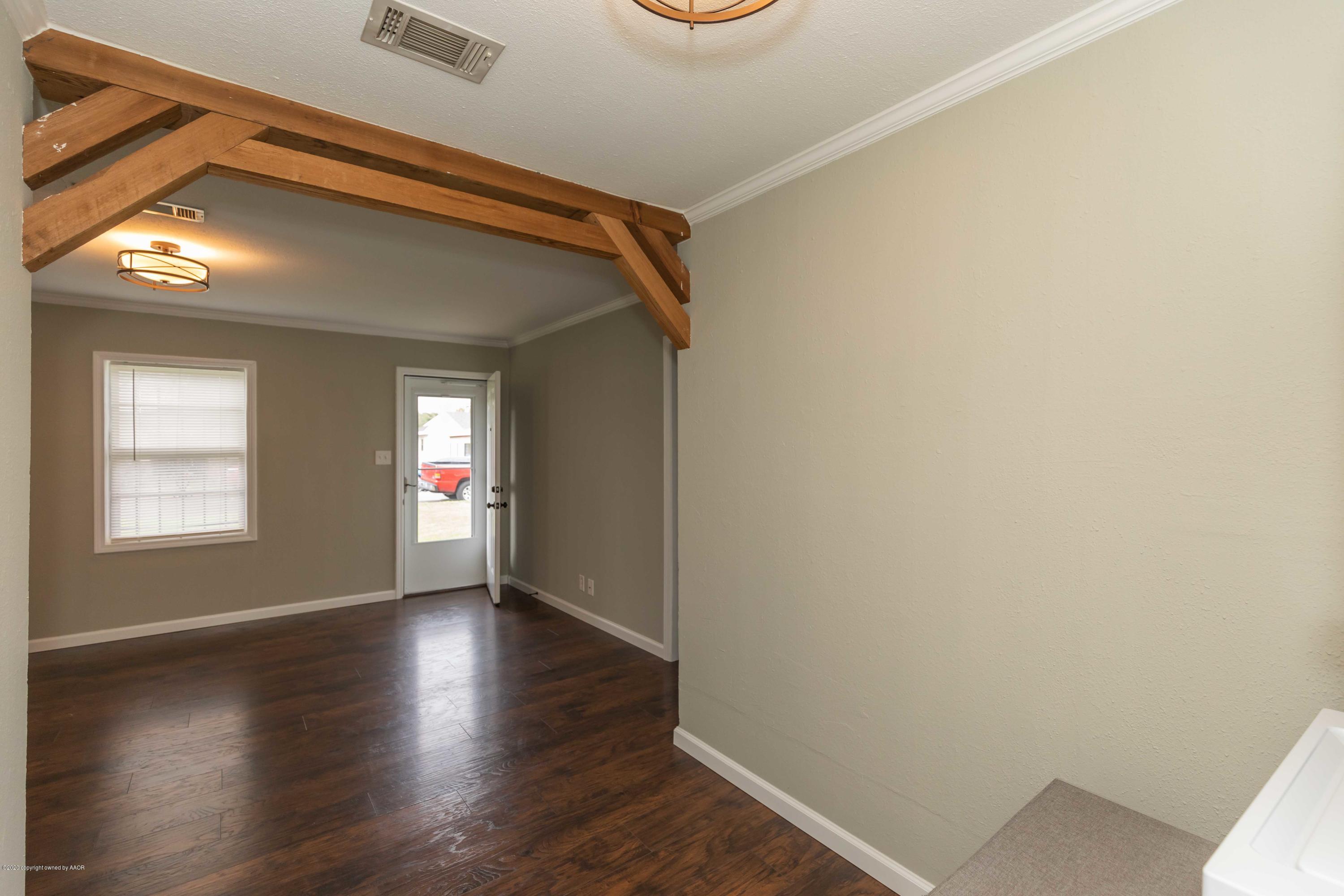 1509 North Spring Street Amarillo, TX 79107 - Photo 8 of 25 DINING VIEW 2