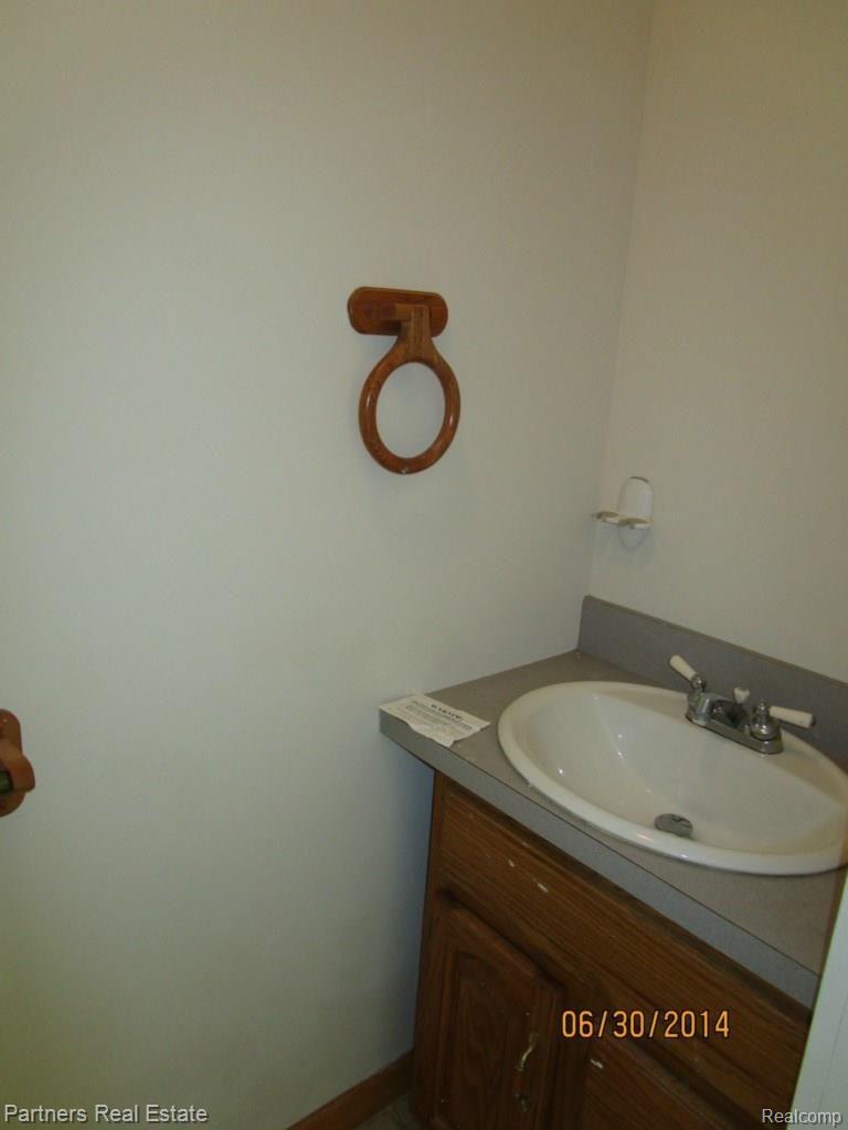 2394 Golf Club Road Howell, MI 48843 - Photo 6 of 15 IMG_1018.jpg