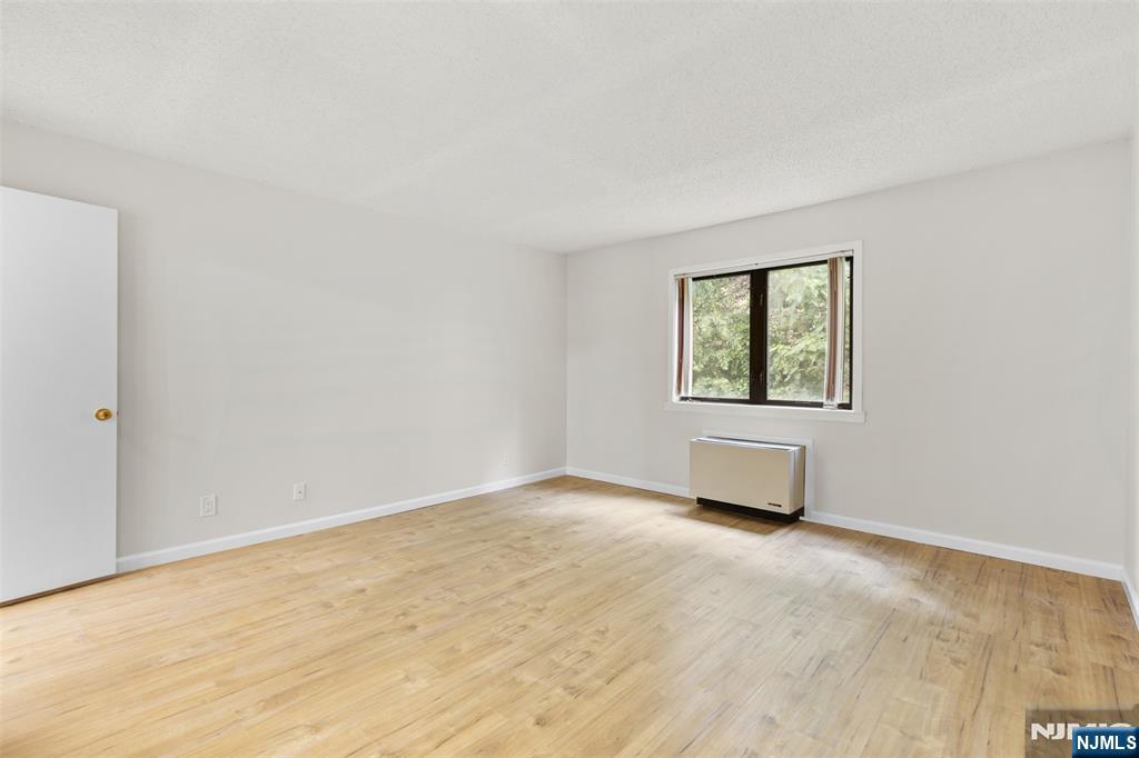 1150 River Road, Unit 4H Edgewater, NJ 07020 - Photo 21 of 44