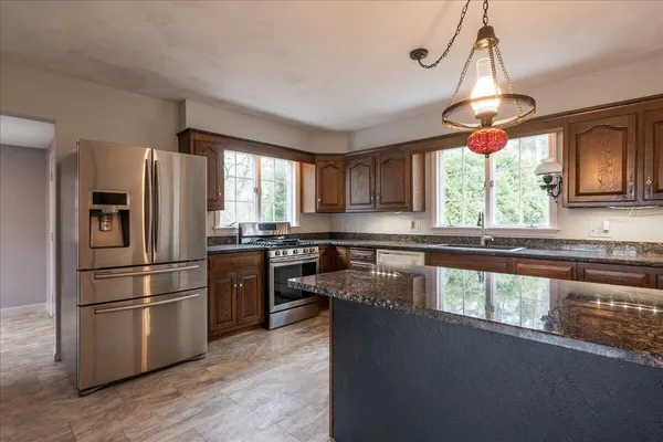 $670,000 | 200 Mistic Avenue, Rockport, ME 04856