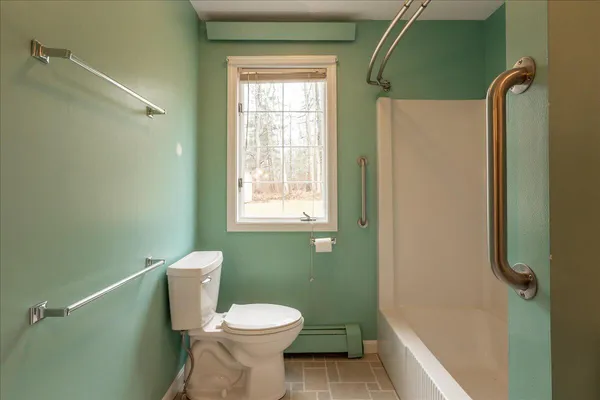 $670,000 | 200 Mistic Avenue, Rockport, ME 04856