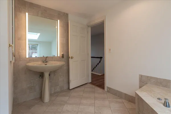 $670,000 | 200 Mistic Avenue, Rockport, ME 04856