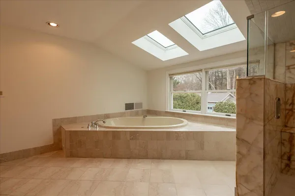 $670,000 | 200 Mistic Avenue, Rockport, ME 04856