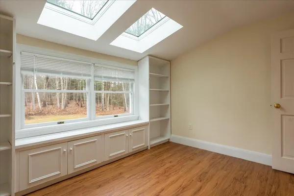 $670,000 | 200 Mistic Avenue, Rockport, ME 04856