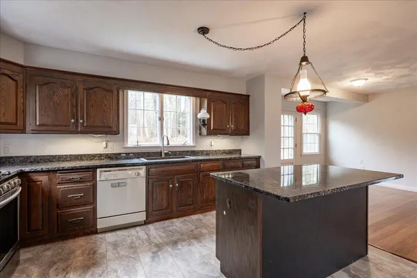 $670,000 | 200 Mistic Avenue, Rockport, ME 04856