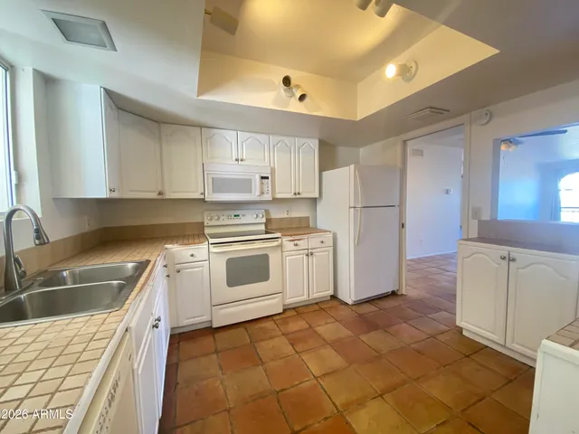 $2,049 | 14263 North Fountain Hills Boulevard, Unit 2, Fountain Hills, AZ 85268