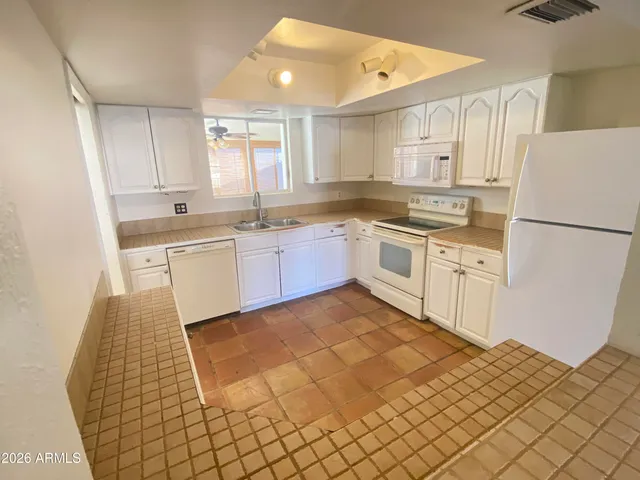 $2,049 | 14263 North Fountain Hills Boulevard, Unit 2, Fountain Hills, AZ 85268