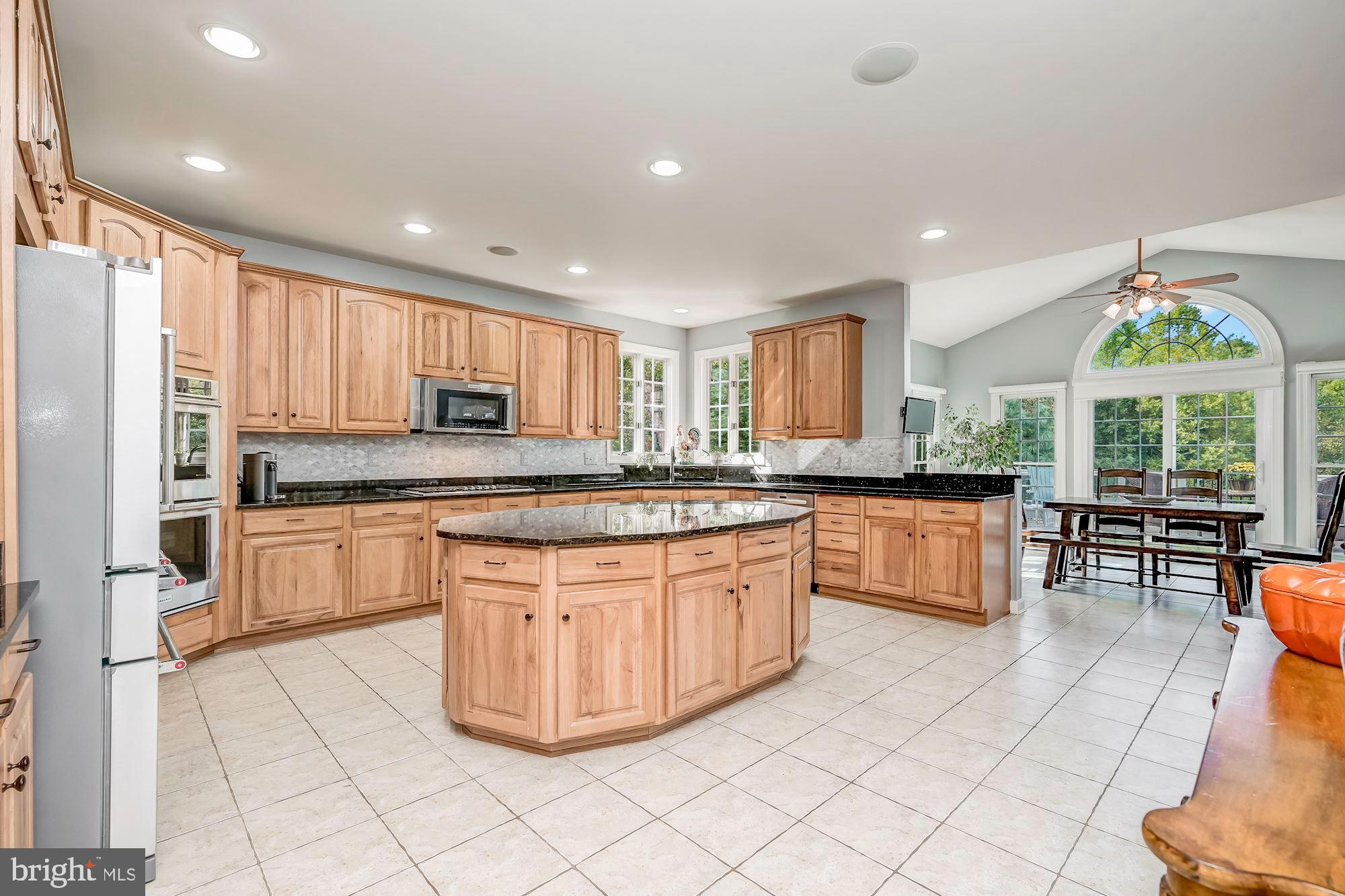 18518 Crestmount Road Boyds, MD 20841 - Photo 16 of 91 Gourmet Eat-In Kitchen