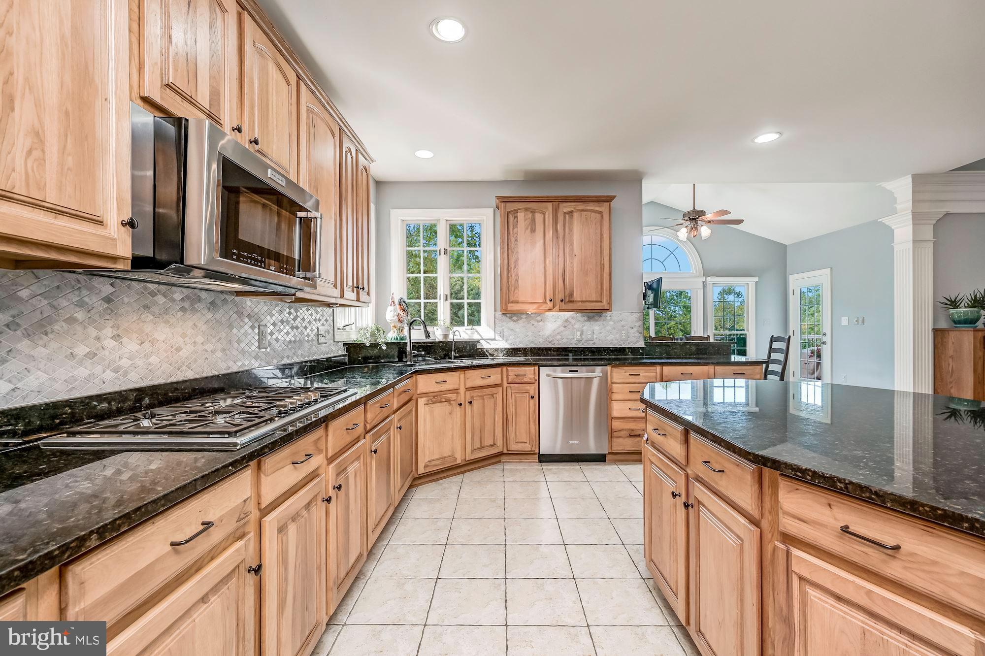 18518 Crestmount Road Boyds, MD 20841 - Photo 19 of 91 Gourmet Eat-In Kitchen