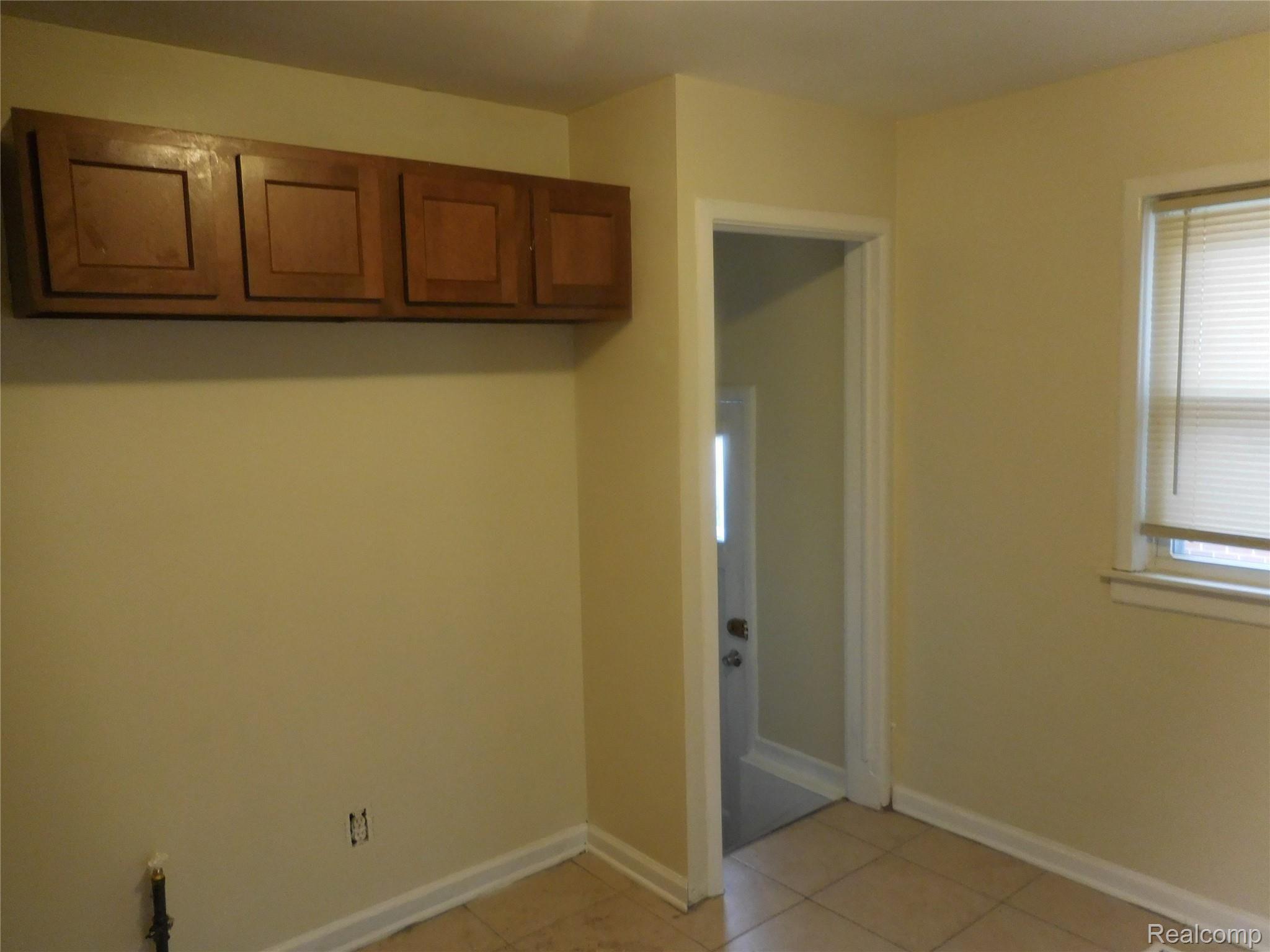 3920 Cadieux Road Detroit, MI 48224 - Photo 9 of 18 DSCN0875.JPG