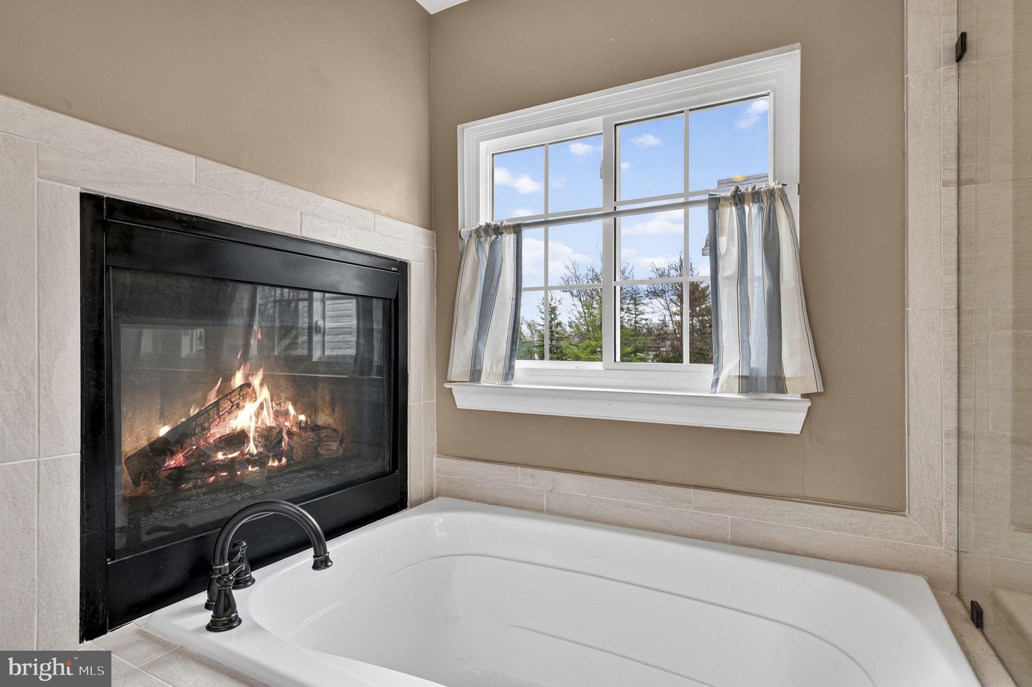 42943 Gotham Way Ashburn, VA 20147 - Photo 27 of 53 Primary bath