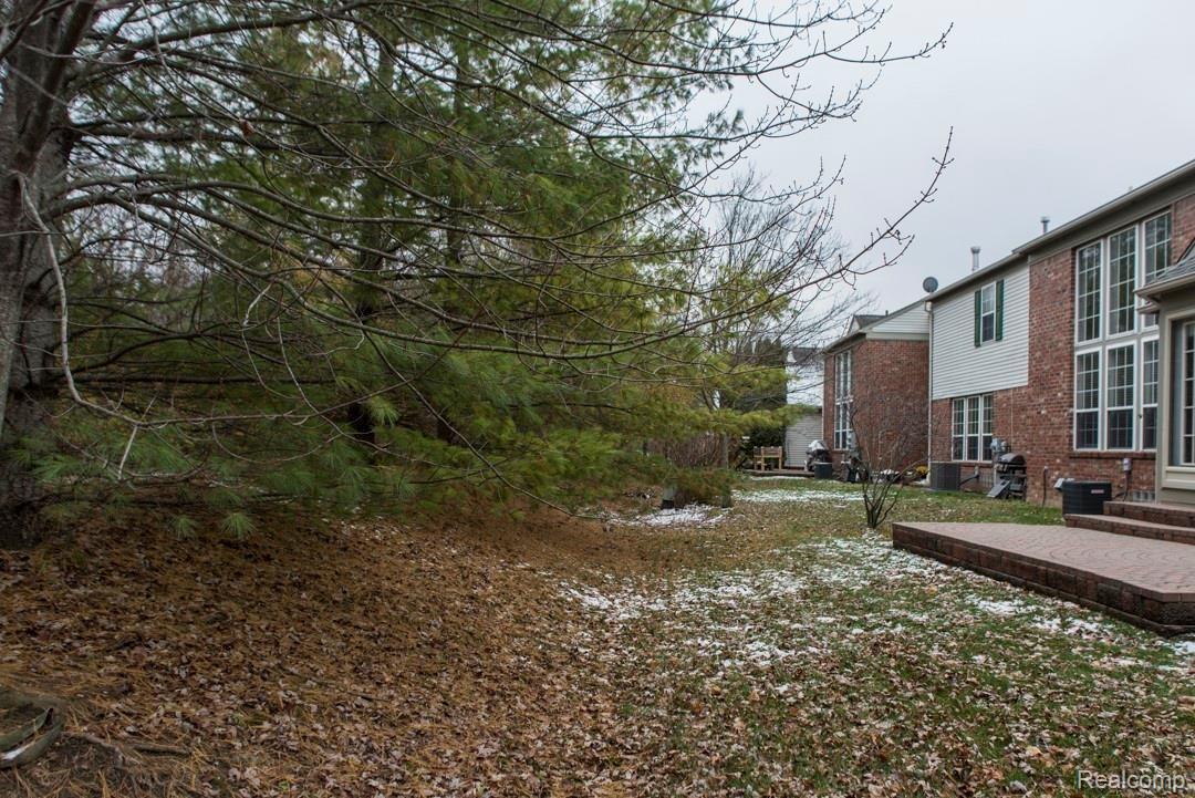 49041 Hawksburry Road Canton, MI 48188 - Photo 49 of 50 Vogel Team Hawksburry-49.jpg