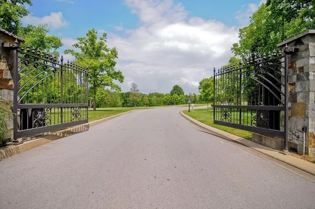 $1,690,000 | 4728 Woodrow Place, Arrington, TN 37014