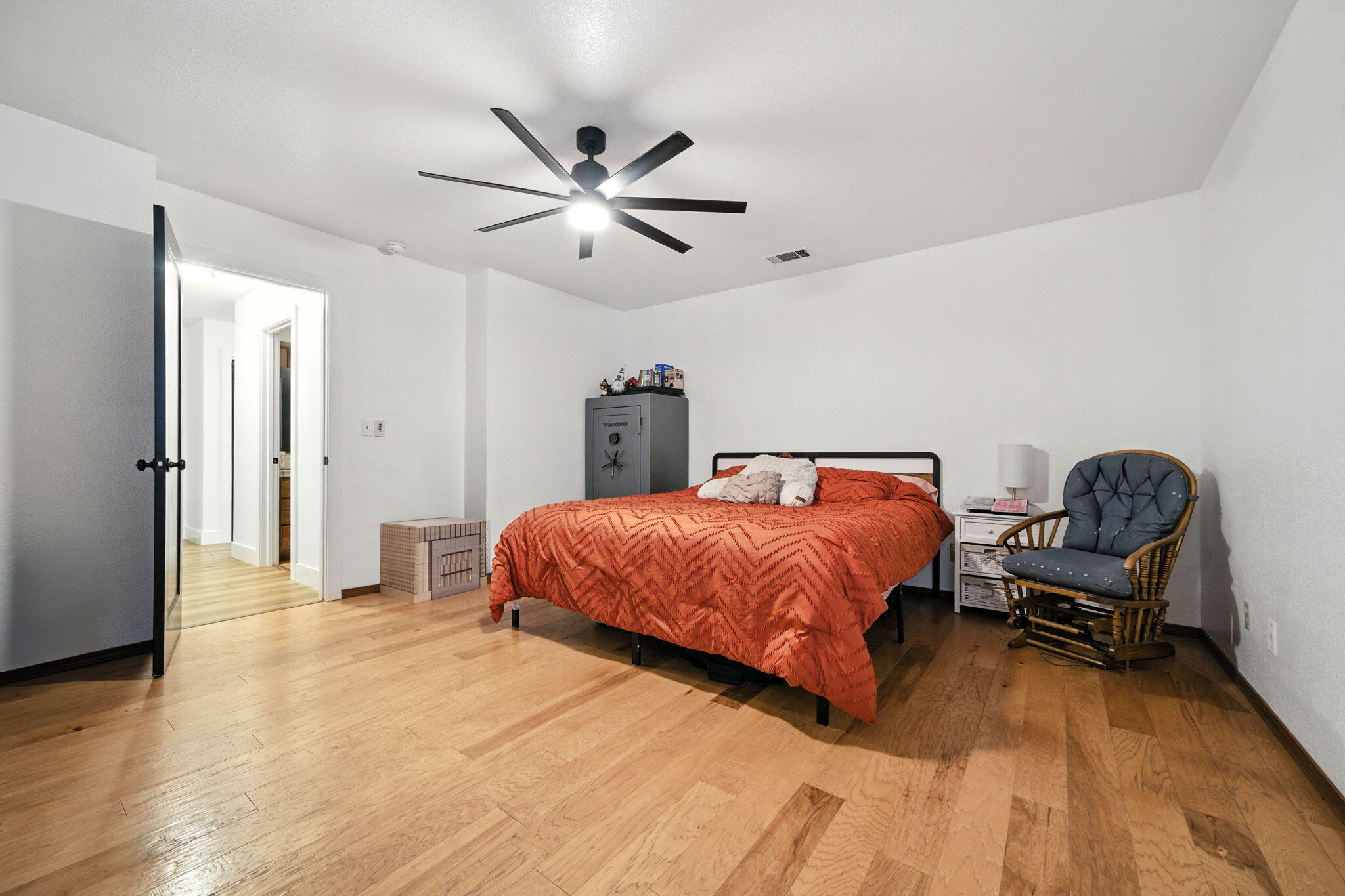 1683 Lakeside Drive Redding, CA 96001 - Photo 19 of 40 19-web-or-mls-IMG-19