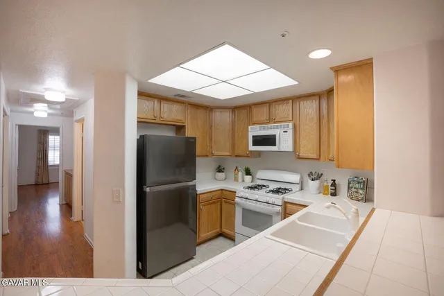 $429,900 | 130 South Barranca Avenue South, Unit 305, West Covina, CA 91791