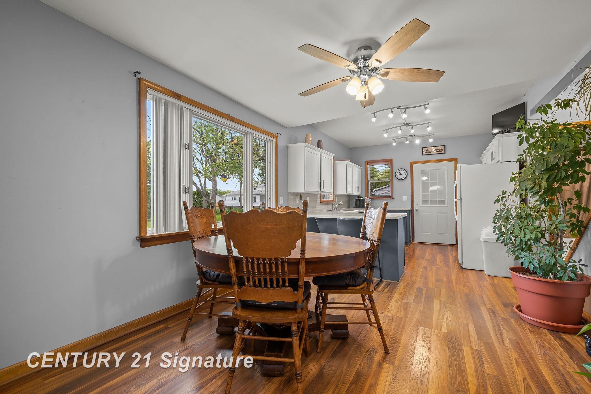 415 East Washington Road Freeland, MI 48623 - Photo 12 of 36 Dining Area