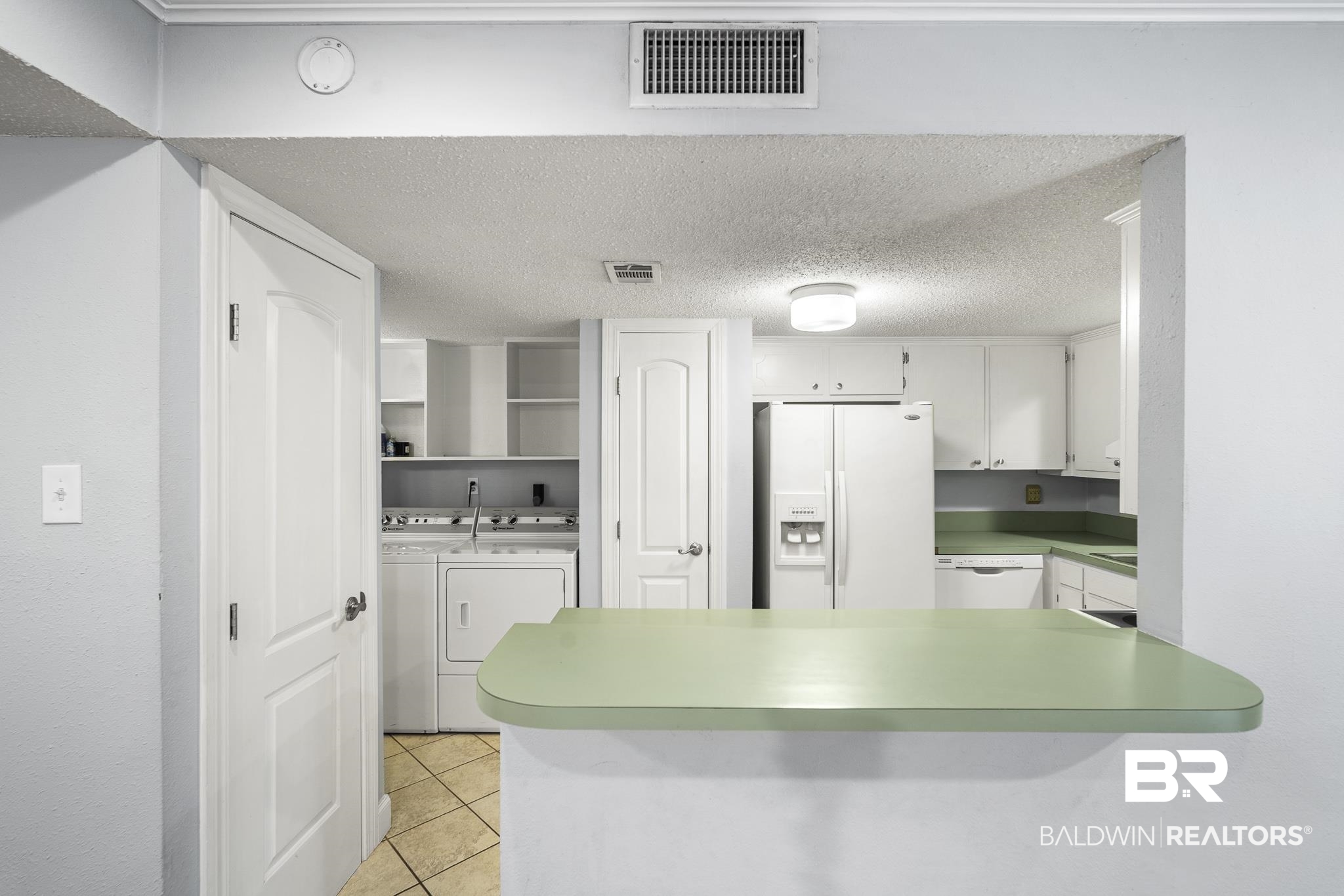 4017 Cottage Hill Road, Unit 68 Mobile, AL 36609 - Photo 9 of 36 Kitchen