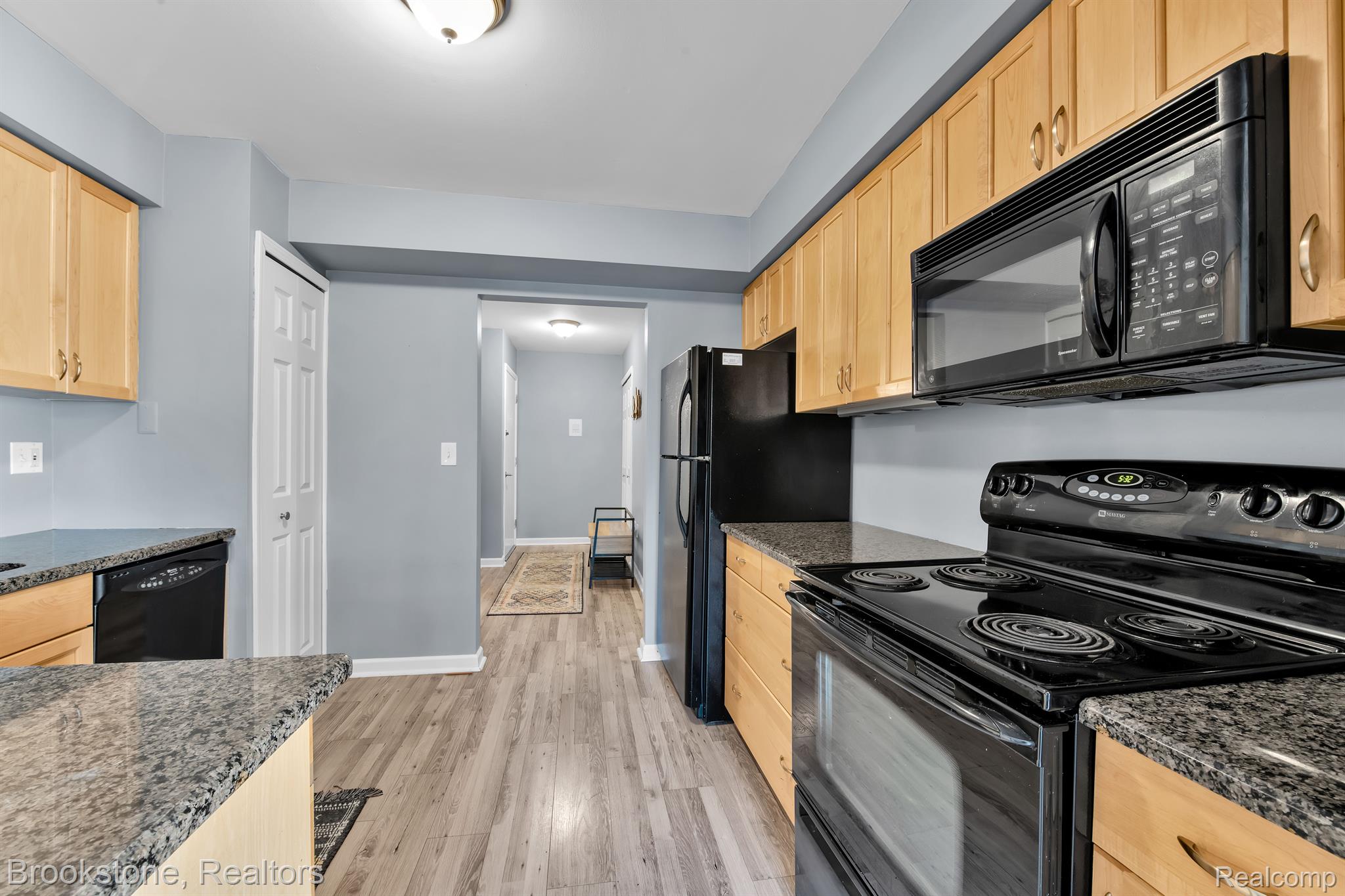 1683 Riverside Drive, Unit 5 Rochester, MI 48309 - Photo 8 of 40 All Appliances Included