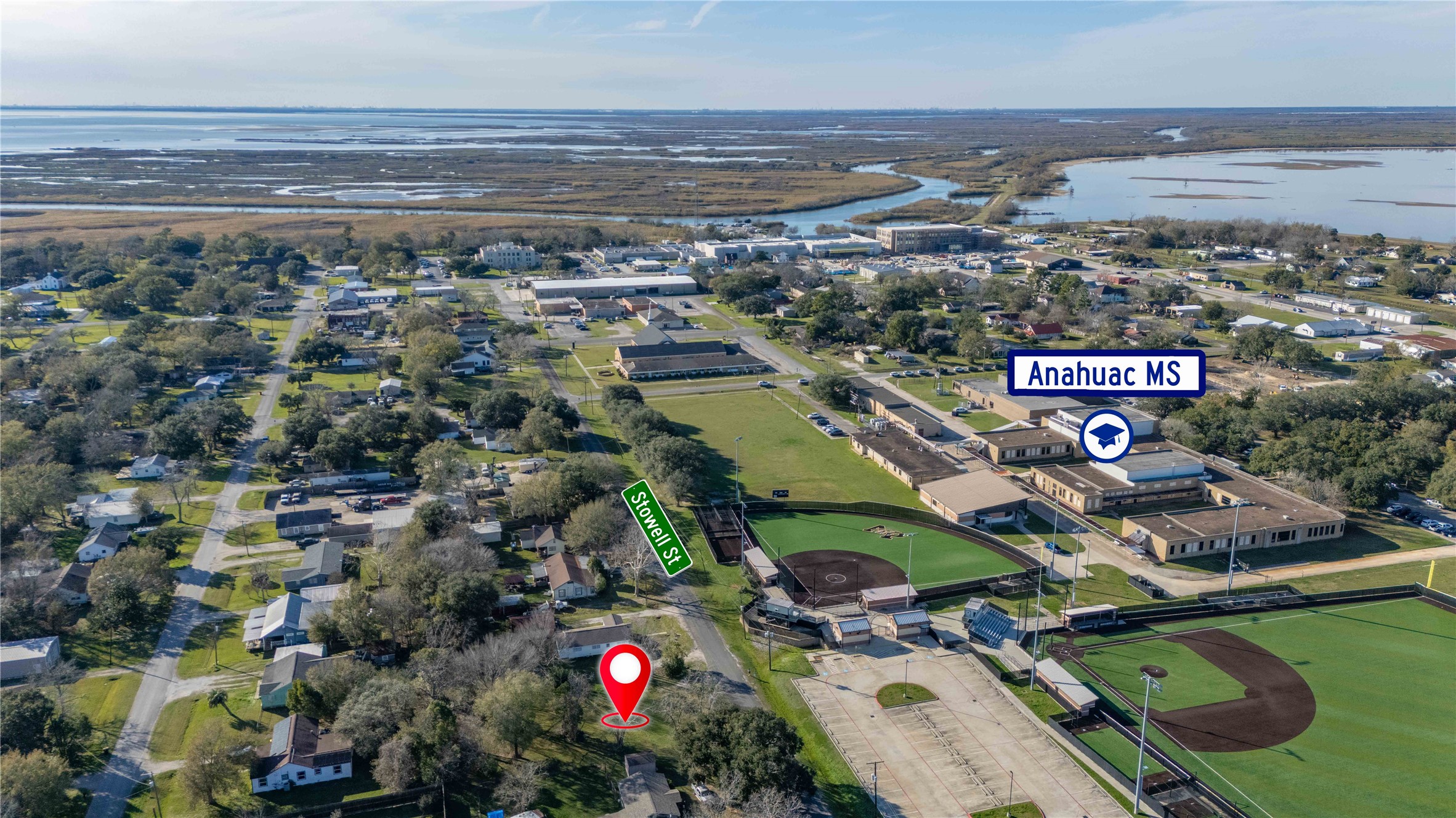 800 Stowell Street Anahuac, TX 77514 - Photo 5 of 8