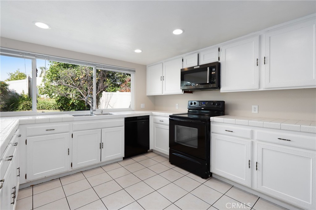 23421 Devonshire Drive Lake Forest, CA 92630 - Photo 19 of 38