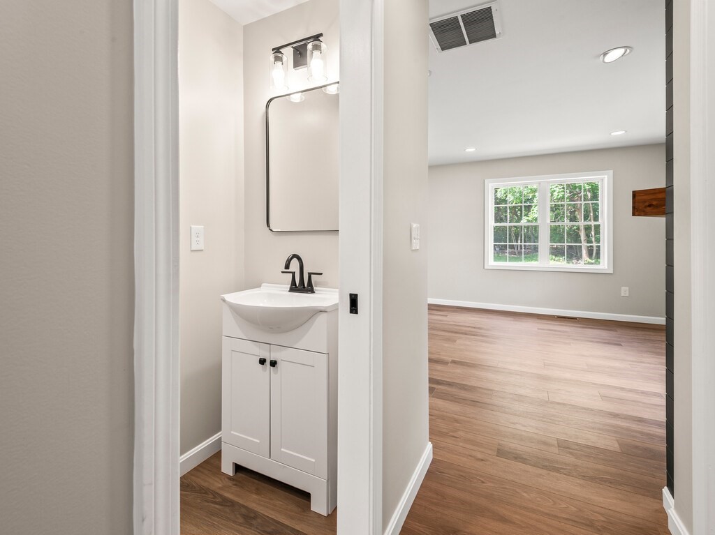 93 Rockland Road, Unit 2 Auburn, MA 01501 - Photo 25 of 27 Gallery Image 25