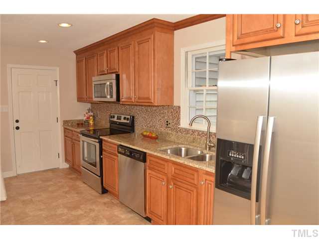 5908 Rondan Circle Raleigh, NC 27612 - Photo 8 of 25