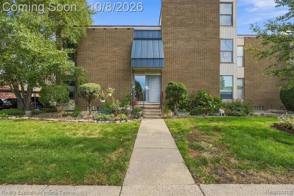 $80,000 | 27 Dickinson Street, Unit A, Mount Clemens, MI 48043