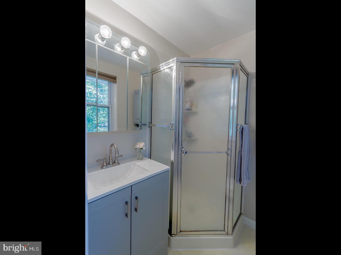 2003 Harwyn Road Wilmington, DE 19810 - Photo 16 of 27 Master Bath
