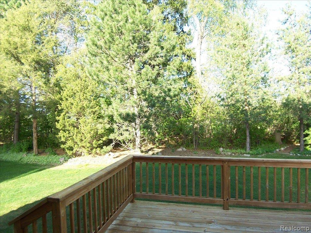 5393 Forest Ridge Drive, Unit 3 Clarkston, MI 48346 - Photo 8 of 21 100_4818.jpg
