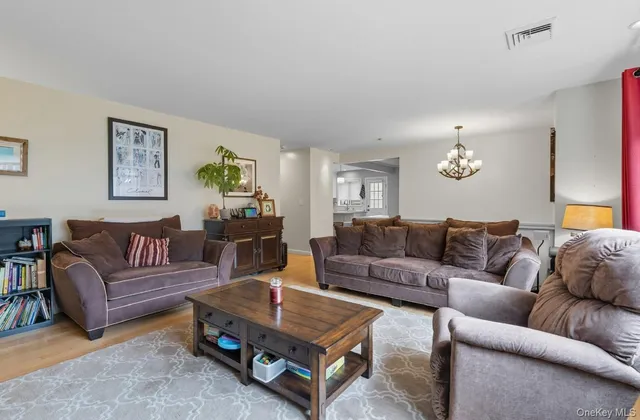 $899,000 | 12 Crestview Drive, White Plains, NY 10604