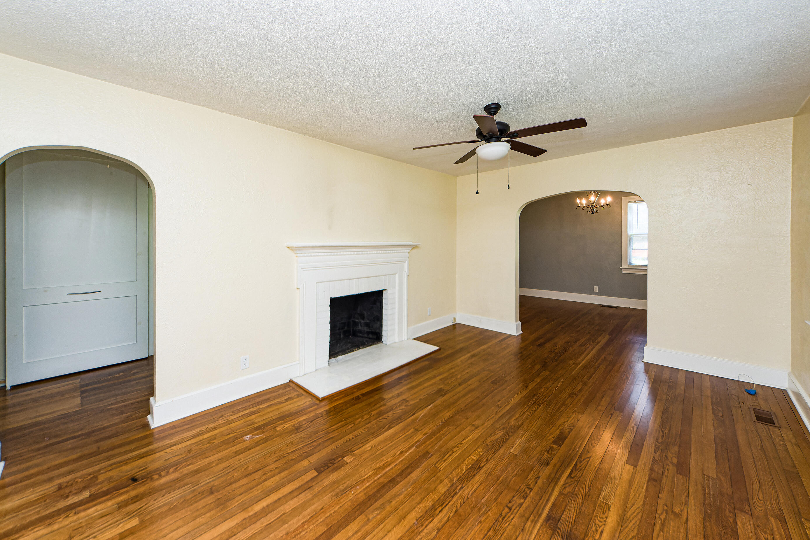 421 Wappoo Road Charleston, SC 29407 - Photo 3 of 34 04