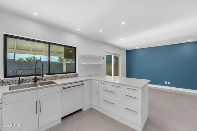 $549,900 | 1739 West Banff Ln., Phoenix, AZ 85023