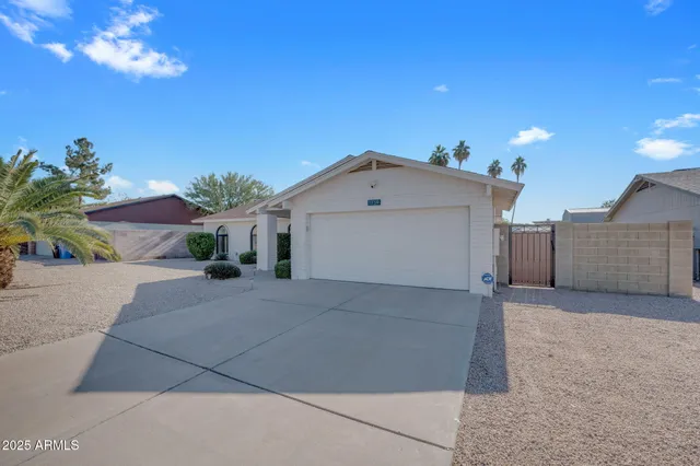 $549,900 | 1739 West Banff Ln., Phoenix, AZ 85023