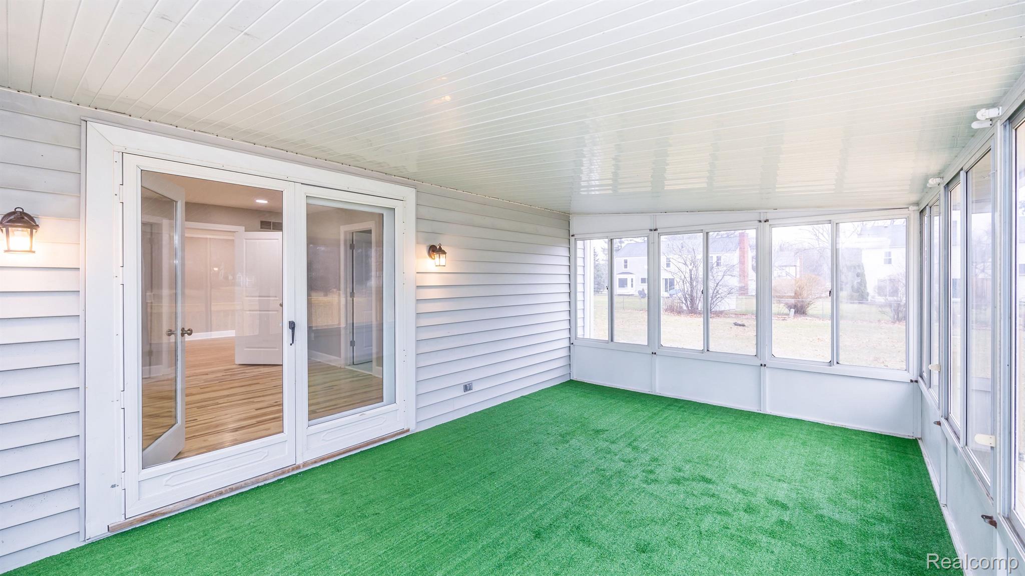 28653 Drake Road Farmington, MI 48331 - Photo 38 of 59 Gallery Image 38