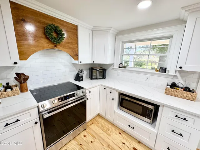 $3,500 | 675 Mac Elroy Road, Clifton Park, NY 12019